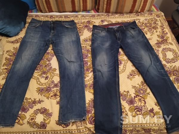 Четыре пары фирменных джинс с дефектами объявление Продам уменьшенное изображение 