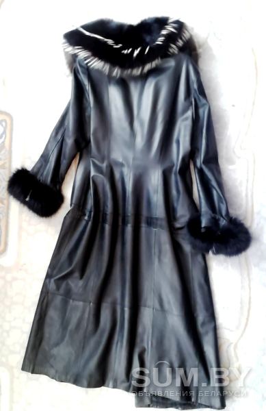 Пальто из кожи, воротник с мехом объявление Продам уменьшенное изображение 