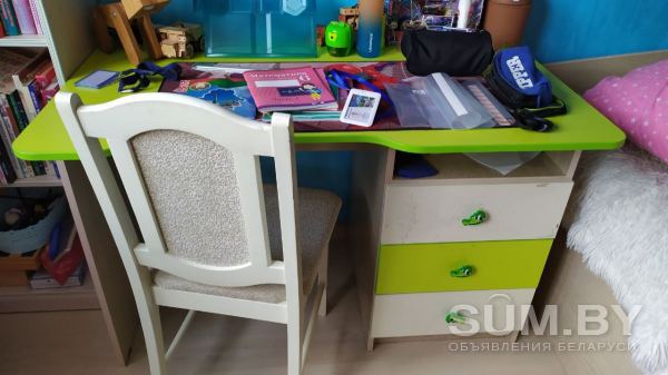 Шкаф, стол письменный, кровать объявление Продам уменьшенное изображение 