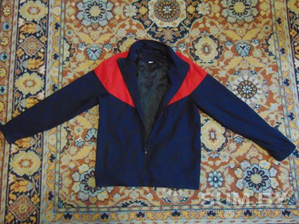 Куртка подростковая ветровка размер 50 хотя на вид примерно 44-46. рост примерно 152-158, в хорошем состоянии объявление Продам уменьшенное изображение 