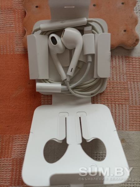 Наушники EarPods коннектор Lightning с переходником объявление Продам уменьшенное изображение 