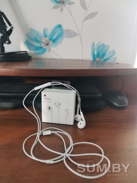 Наушники Apple EarPods с разъёмом Lightning A1748 MMTN2FE/A объявление Продам уменьшенное изображение 