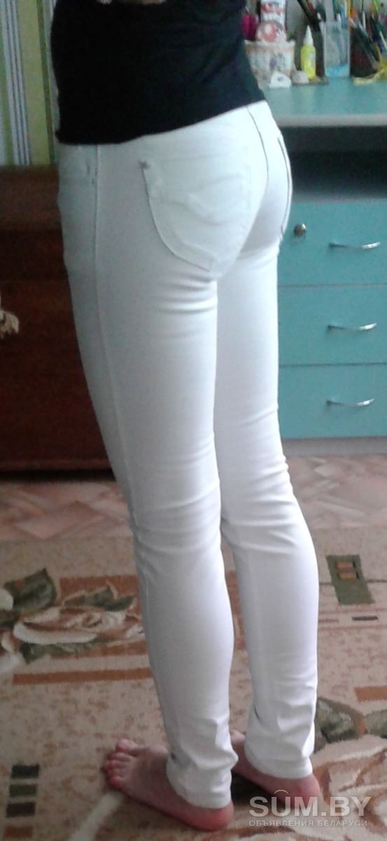 Белые джинсы объявление Продам уменьшенное изображение 