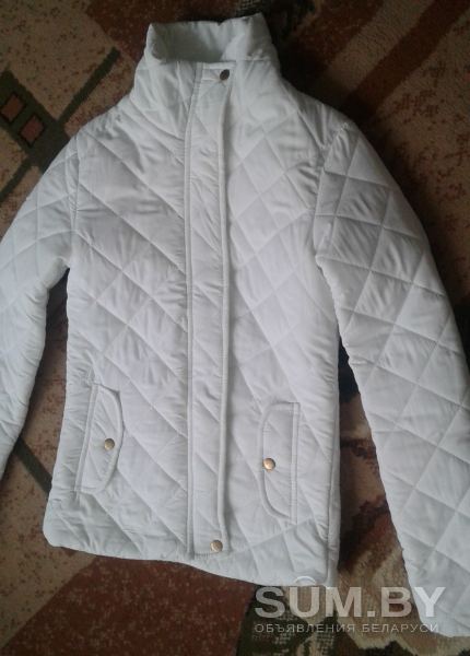 Белая курточка объявление Продам уменьшенное изображение 