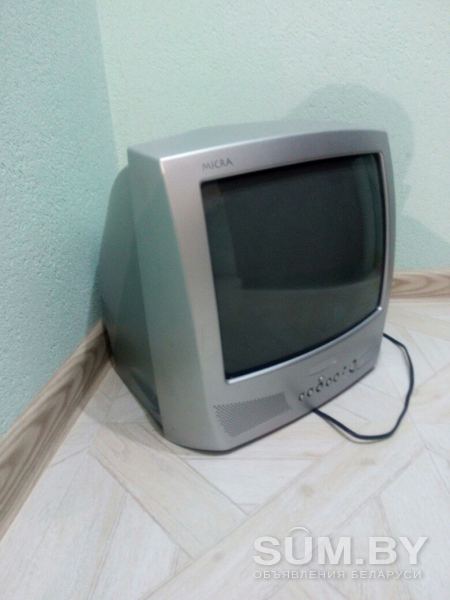 Маленький цветной телевизор