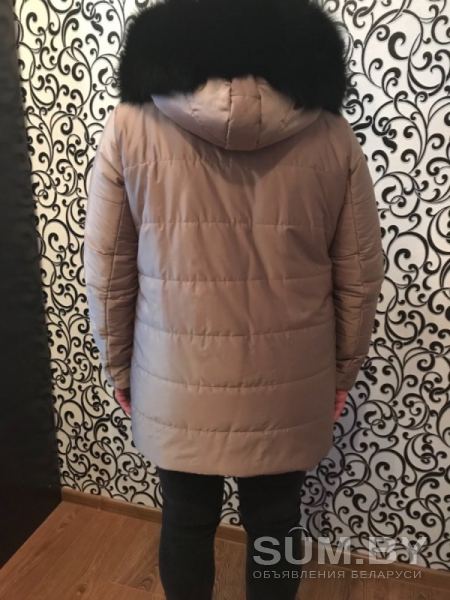 Куртка зимняя с натуральной опушкой и помпонами объявление Продам уменьшенное изображение 