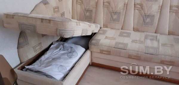 Угловой диван, кресло, два пуфика объявление Продам уменьшенное изображение 