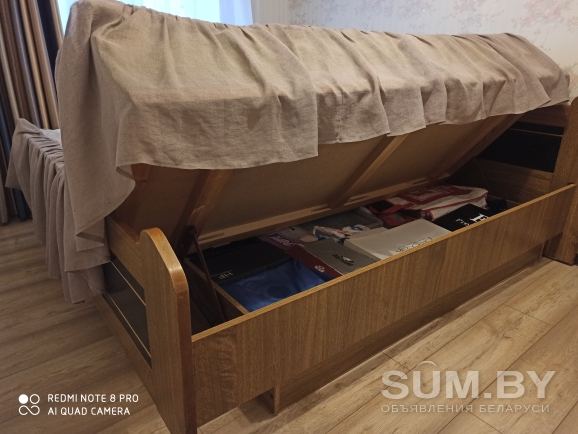 Мебель для спальни: кровать с тумбочками, шкаф, столик объявление Продам уменьшенное изображение 