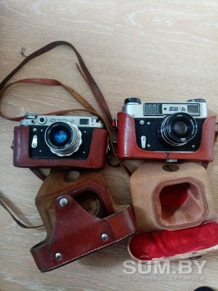 Два фотоаппарата СССР, фзд-2, фзд-5с. Неизвестно в робочем ли состоянии так как я вообще ничего вних не понимаю объявление Продам уменьшенное изображение 