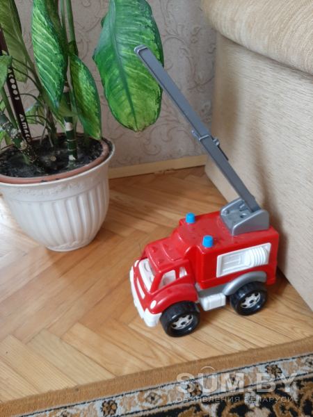 Игрушка пожарная машинка, очень красивая объявление Продам уменьшенное изображение 