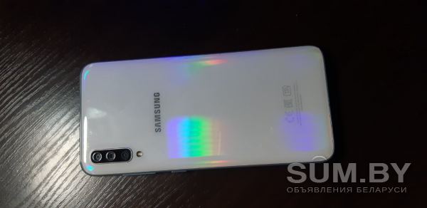 Продам Смартфон Samsung Galaxy A70 6GB/128GB (белый) объявление Продам уменьшенное изображение 