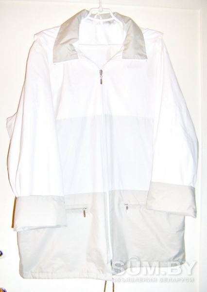 Куртка светлая с капюшоном, удлиненная, новая, р.52-54 объявление Продам уменьшенное изображение 