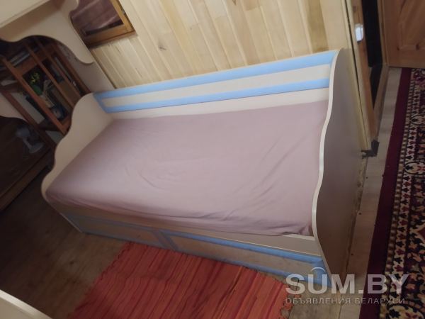 Двухъярусная кровать с лестницей - тумбочкой. Соятояния б/у объявление Продам уменьшенное изображение 