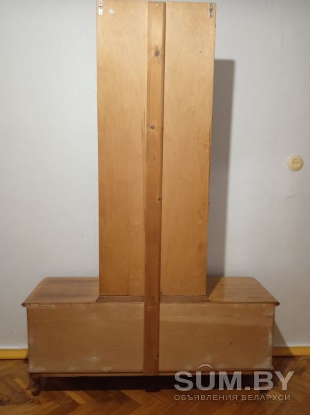 Мебель из массива - туалетный столик и две тумбочки объявление Продам уменьшенное изображение 