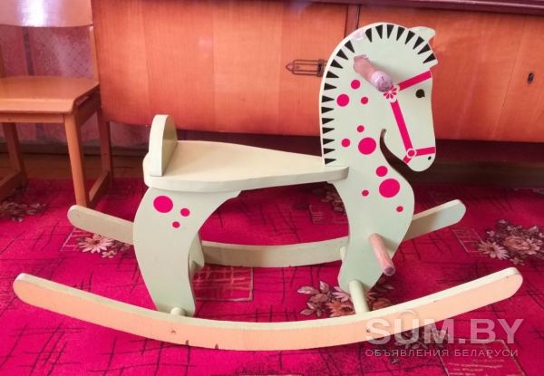 Конь-каталка для малышей, деревянная объявление Продам уменьшенное изображение 