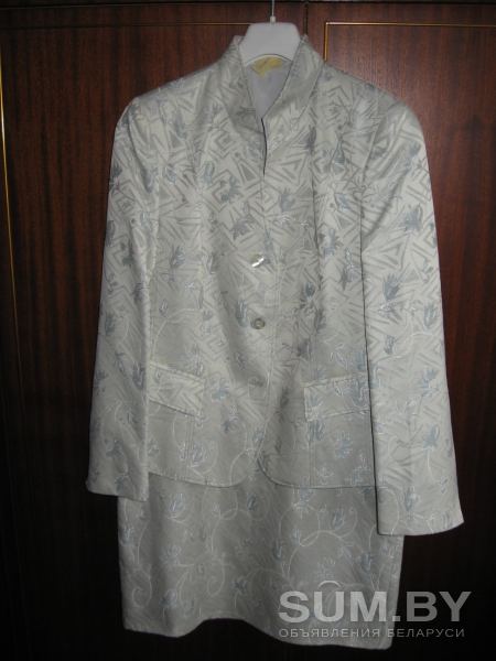 Костюм женский (жакет+юбка) из набивной шелковой импортной ткани объявление Продам уменьшенное изображение 