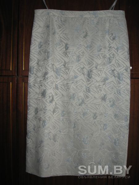 Костюм женский (жакет+юбка) из набивной шелковой импортной ткани объявление Продам уменьшенное изображение 